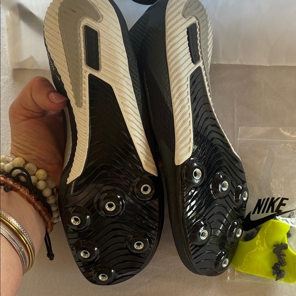 Nike Men\'s Black and White Track‎ Shoes main image 5